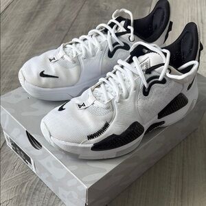 Nike Volleyball Shoes. Size 7